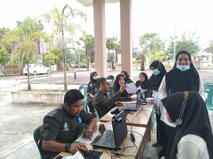 peserta-ujian-cpns-aceh-singkil-melakukan-registrasi-pada-tahun-2021-lalu.jpg