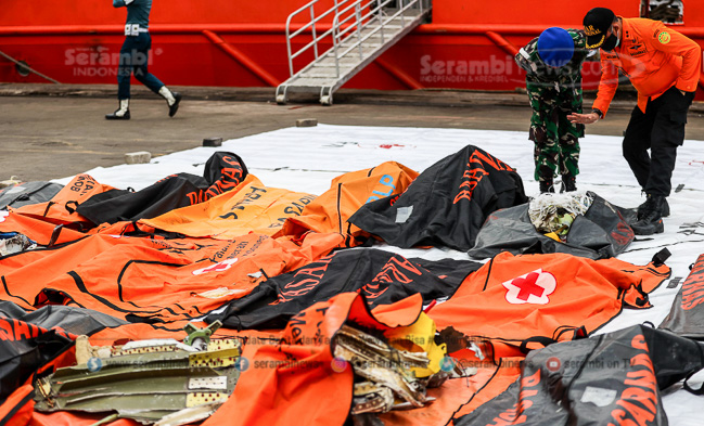 Basarnas Kumpulkan 17 Kantong Jenazah Berisi Body Part Korban Sriwijaya Air SJ-182