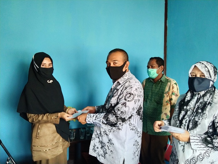 Guru Korban Kebakaran di Aceh Singkil Mendapat Santunan dari PGRI