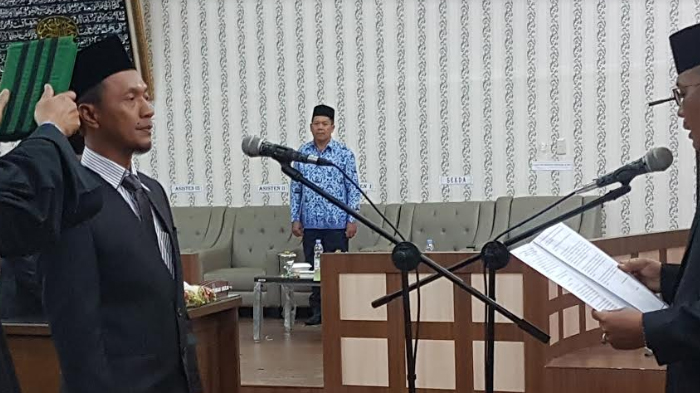 Wakil Ketua DPRK Langsa Lantik Pagian Widodo Siregar Sebagai Anggota DPRK