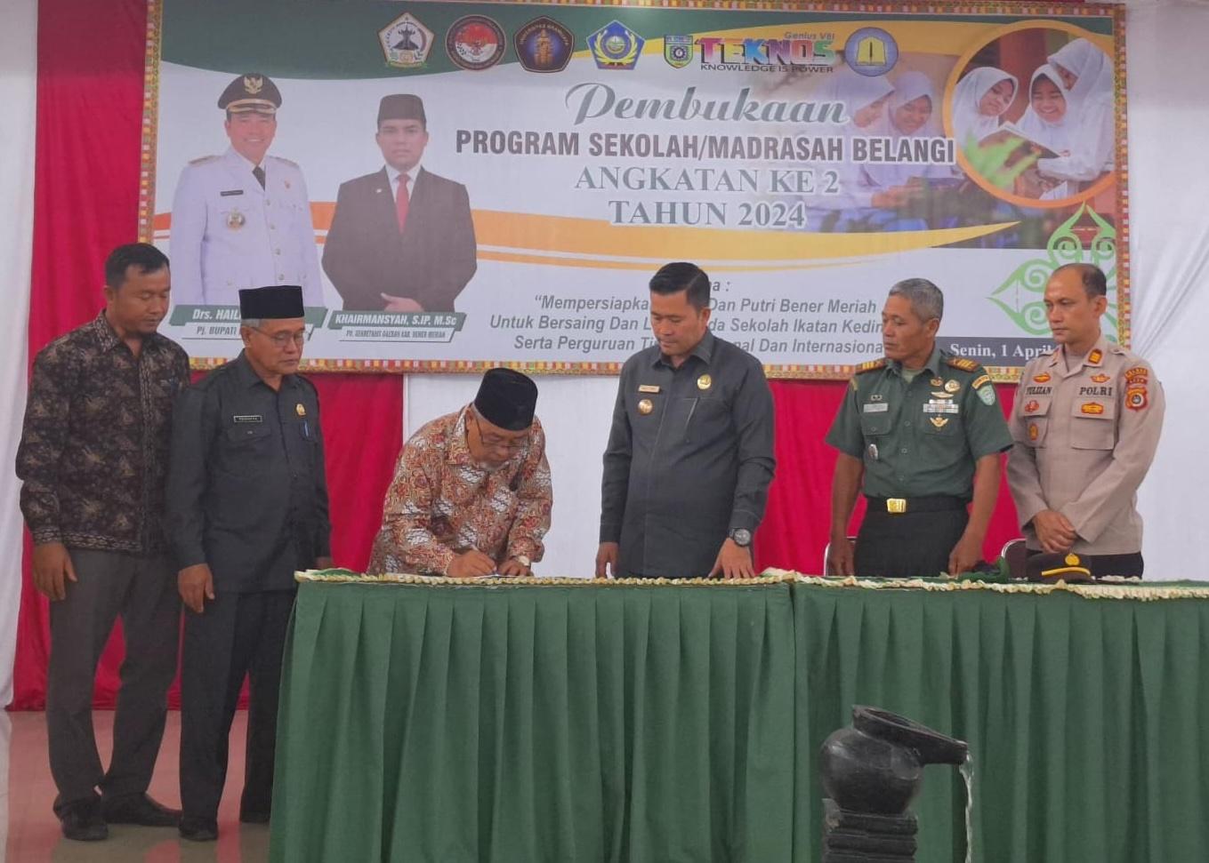 pj-bupati-bener-meriah-dan-rektor-ummah-menandatangani-Memorandum-of-Understanding-MoU.jpg