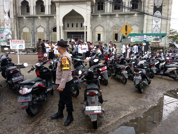 polisi-jaga-parkir-masjid-cegah-curanmor.jpg