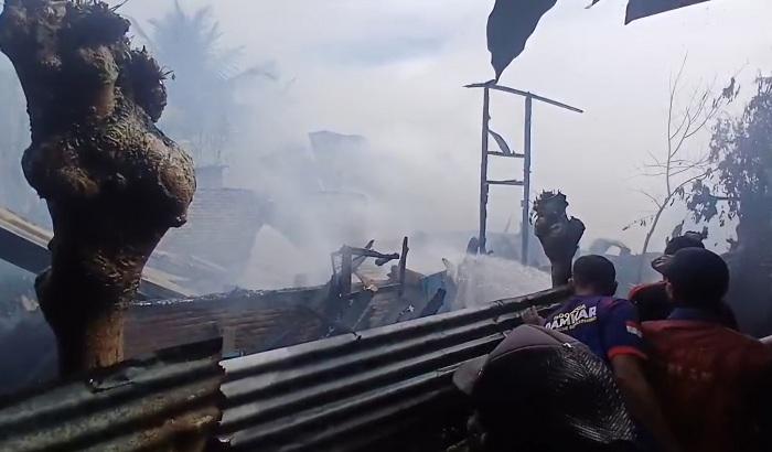 Polisi Selidiki Penyebab Kebakaran Rumah di Peudada, Minta PLN Periksa Jaringan Listrik - Serambinews.com