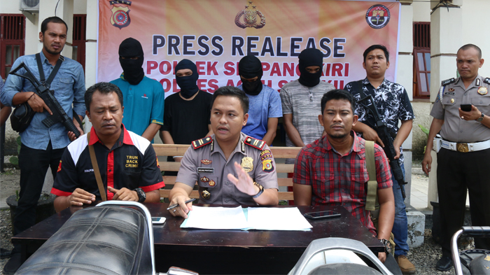 Warga Setia Bakti Tangkap Pembobol Laci Kios