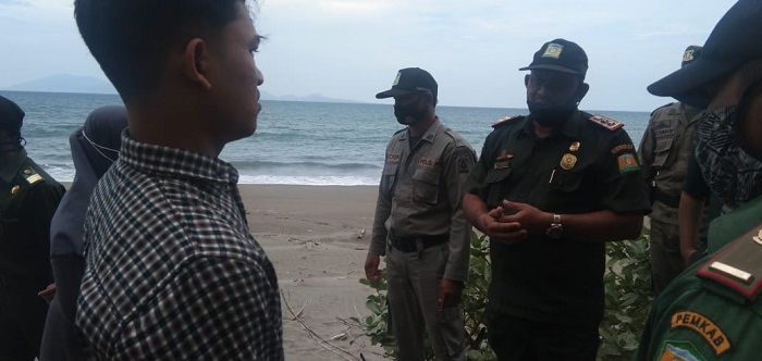 Satpol PP dan WH Aceh Besar Razia Obyek Wisata Ujong Batee, 27 Pelanggar Syariat & Protkes Terjaring