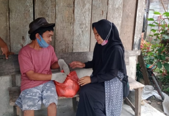 Patut Ditiru, Aksi Mahasiswa Aceh Singkil Ini Buat Semangat Pemuda Disabilitas Kembali Menyala