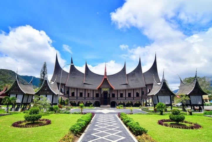 rumah-gadang-padang.jpg