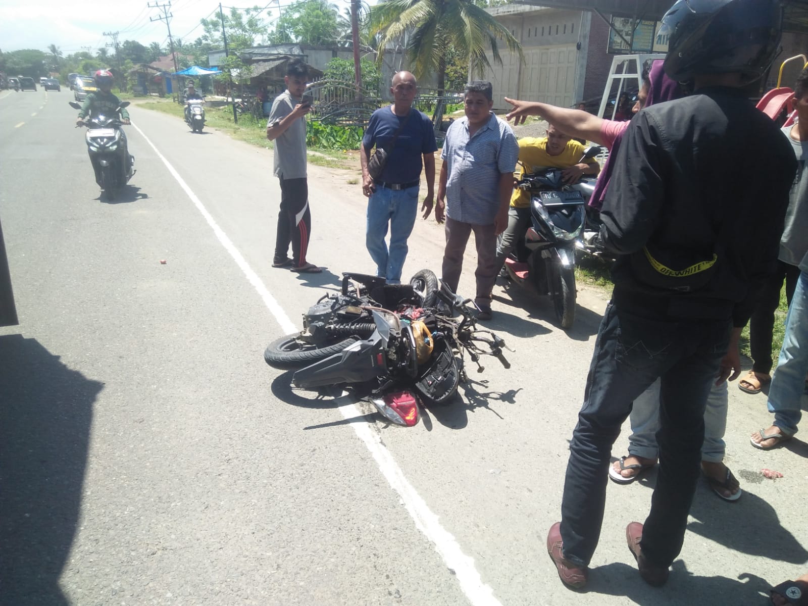 sepeda-motor-tabrakan-dengan-mobil-avanza-di-jeunieb-bireuen-_-2022.jpg