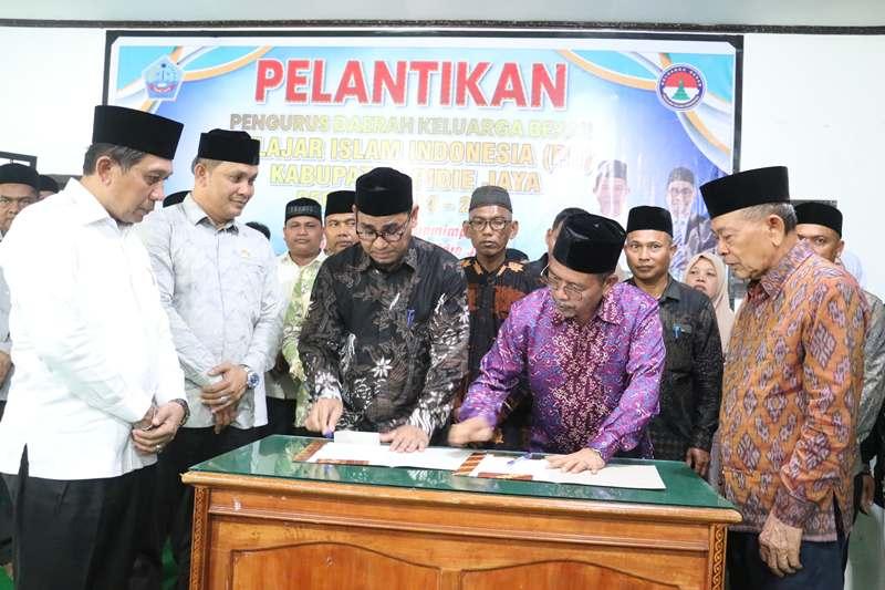 Plt Sekda Pidie Jaya Dilantik sebagai Ketua KB PII, Ini Pesan Bupati Sibral Malasyi dan Muslim Yacob