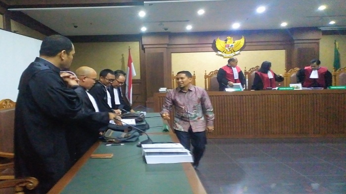 Jaksa KPK Tuntut Ahmadi 4 Tahun Penjara Dalam Kasus Suap Bersama Irwandi Yusuf