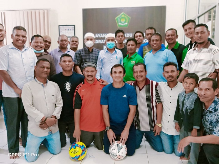 Kakankemenag Hadiri Silaturahmi Tim Koba FC, Tekankan Pemain Jaga Shalat Sebagai Kewajiban Utama