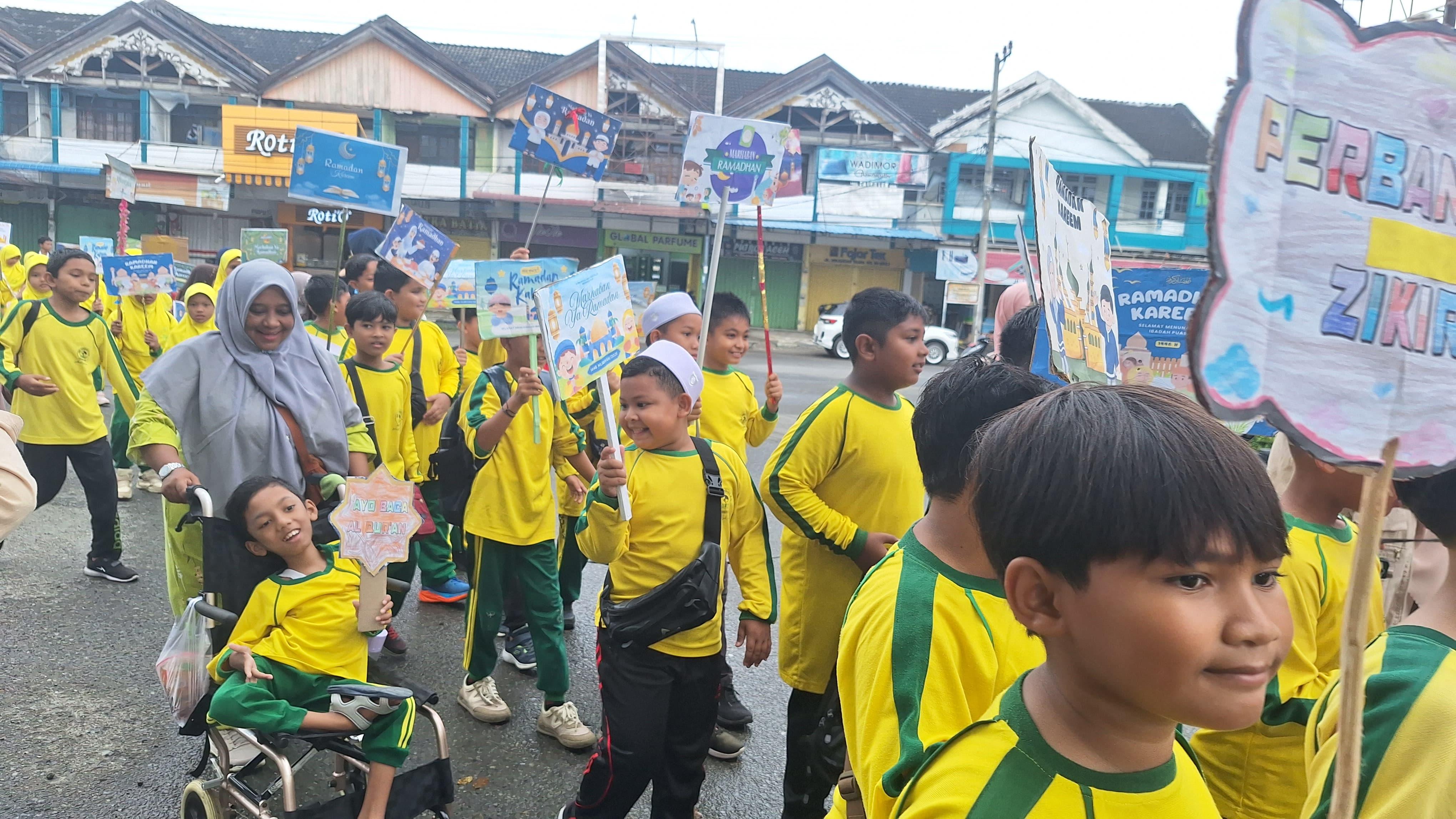 500 Siswa Iqra Aceh Ikuti Pawai Tarhib Ramadhan, Sampaikan Yel-yel Islam Jelang Bulan Suci