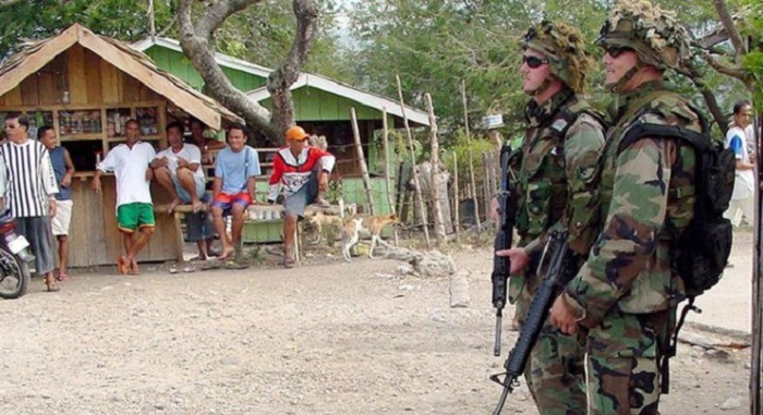 Filipina Menunda Keputusan Membatalkan Pakta Pertahanan dengan Amerika Serikat