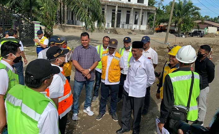 Kepala BPJN dan Bupati Nagan Raya Tinjau Proyek Jalan Nasional Jadi Dua Jalur di Darul Makmur