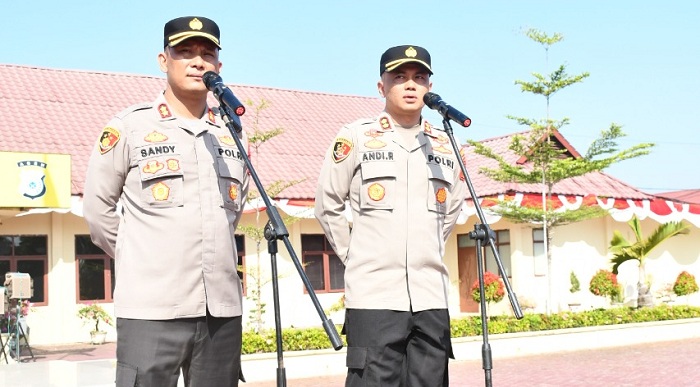 tradisi-pedang-pora-di-polres-atim-0707.jpg