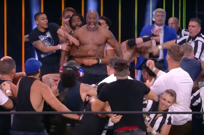 George Foreman Anggap Mike Tyson sebagai Sosok Monster yang Menggigit