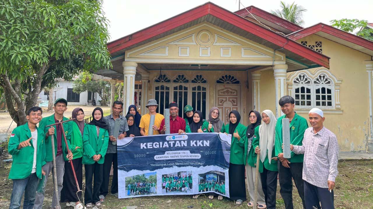 Mahasiswa KKN-PPM 176 Unimal Gelar Sosialisasi dan Praktik Pembuatan Biopori