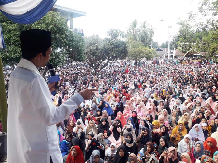 Warga Sesaki Tablig Akbar UAS