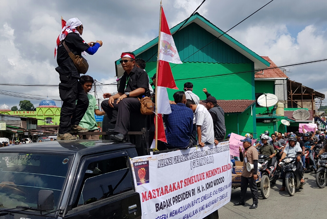 Video Pribadi Bupati Simeulue Viral di Medsos Picu Unjuk Rasa, Gempar Geruduk Kantor Dewan
