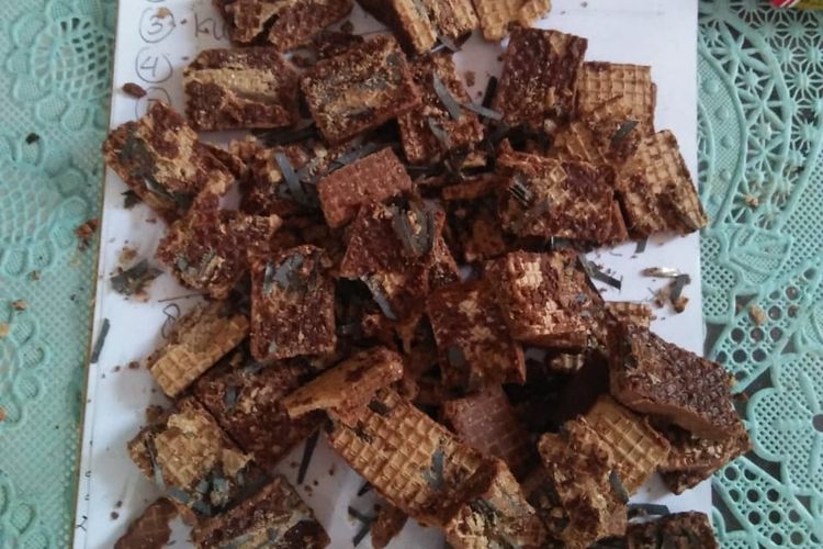 Anaknya Dapat Wafer dari Orang Tak Dikenal, Orangtua Kaget Temukan Potongan Silet di Dalamnya