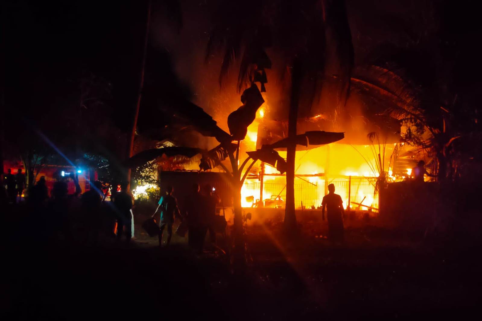 Balai Pengajian di Baitussalam Terbakar, Tiga Sepmor dan Satu Becak Ludes