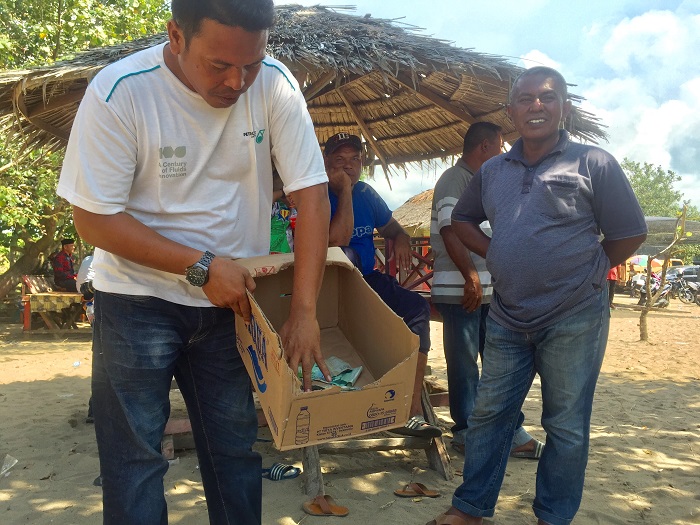 Warga Mulai Galang Dana untuk Imigran Rohingya di Tepi Pantai Lancok, Aceh Utara