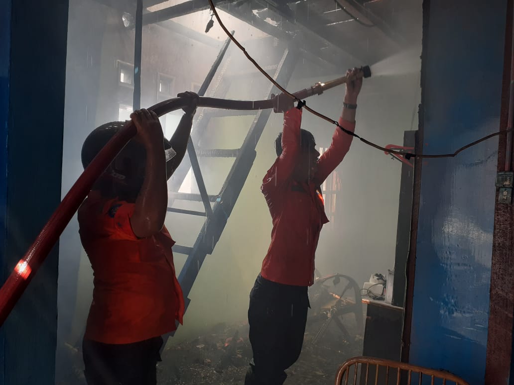 Dua Unit Kios Warga Timbang Langsa Hangus Terbakar