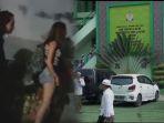 4-Bule-Berpakaian-Minim-Nyaris-Check-in-di-Ponpes-Madura-Penghuni-Terkejut-Turis-Kirain-Ini-Hotel.jpg