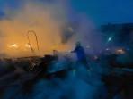 4-rumah-terbakar-0810.jpg