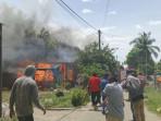 9-unit-rumah-dengan-konstruksi-permanen-dan-semi-permanen-terbakar-di-Desa-Tambon-Baroh.jpg