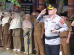 AKBP-Trie-Aprianto-menjadi-inspektur-upacara-di-sekolah.jpg