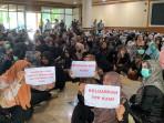 ASN-RSUDZA-duduki-kantor-gubernur-aceh.jpg