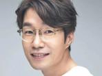 Aktor-senior-Song-Young-Kyu-yang-dikenal-lewat-perannya-sebagai-Chief-Choi.jpg