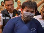 Anak-bos-toko-roti-di-Cakung-George-Sugama-Halim-34-dihadirkan-dalam-jumpa-pers-di-Polres-Metro.jpg