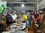 Anggota-Komisi-III-Nasir-Djamil-saat-bersama-para-panglima-laot-dan-nelayan.jpg