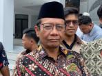 Anggota-Komisi-Reformasi-Polri-Mahfud-MD-di-Unair-Jumat-14112025.jpg