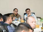 Anggota-Komisi-XII-DPR-RI-Irsan-Sosiawan-Gading-MBA-bersama-General-Manager-PLN-UID-Wilayah-Aceh.jpg