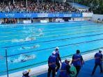 Atlet-Selam-Kolam-bertanding-pada-partai-final-nomor-200-meter-bifins-putra.jpg