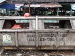 Bak-Sampah-Hanya-Pajangan-Sebagian-Masyarakat-Masih-Terbiasa-Membuang-Sembarangan.jpg