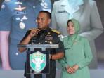 Brigjen-TNI-Yudha-Fitri-didampingi-istri.jpg