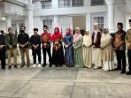 Bupati-Aceh-Barat-Jamu-12-Siswa-Berprestasi-di-Olimpiade-Internasional-Saat-HUT-Ke-437-Meulaboh.jpg