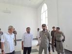 Bupati-Aceh-Timur-Iskandar-Usman-Al-Farlaky-usai-meninjau-gedung-pemerintahan.jpg