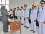 Camat-Grong-Grong-lantik-keuchik-di-aula-kantor-camat.jpg