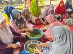 Dosen UTU Dampingi PKK Padang Mancang Aceh Barat Pasarkan Produk Belimbing Wuluh Secara Online