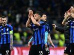 Danilo-DAmbrosio-bersama-rekan-setimnya-usai-perempat-final-Liga-Champions-Inter-Milan-vs-Benfica.jpg