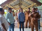 Direktur-RSUD-Muda-Sedia-menjelaskan-kronologis-ditemukannya-jenazah-pegawai.jpg