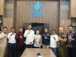 Dirut-PT-PEMA-Mawardi-Nur-melakukan-foto-bersama-dengan-KIA-usai-berdiskusi.jpg