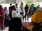 Drs-Azhari-MSi-memukul-bedug-tanda-dibukanya-acara-RIAB-Fair-XII.jpg