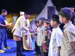 Gaji-6-bulan-Bupati-Bireuen-haji-mukhlis-disumbangkan-ke-anak-yatim.jpg