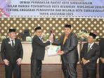 HRB-sampaikan-nota-keuangan-Raqan-APBK-2025.jpg